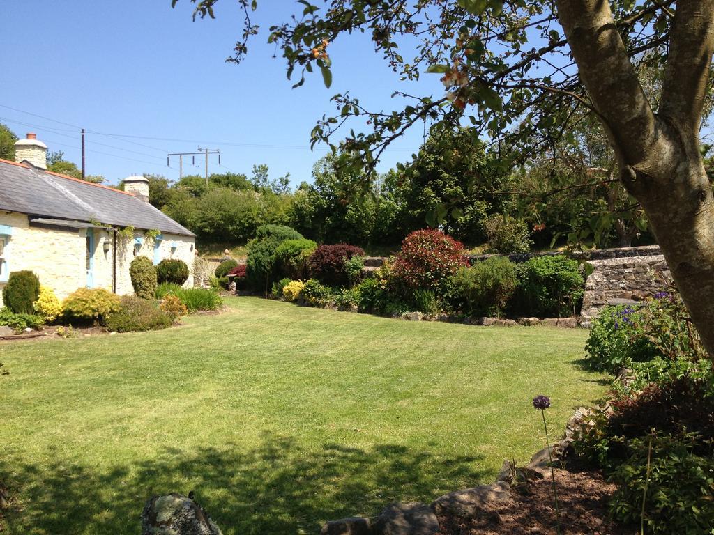 Charming Welsh Cottage Johnston Exterior foto